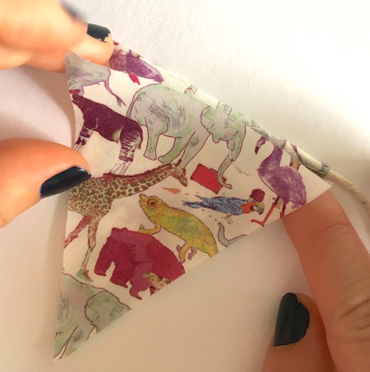 Fanion à motif placé assemblé