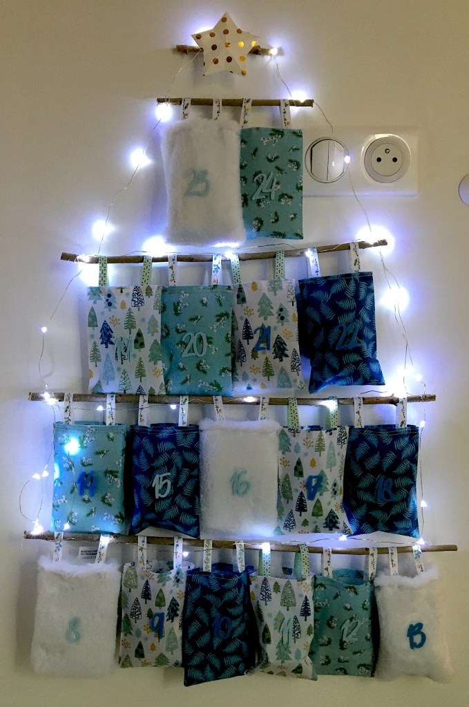 Calendrier et guirlande lumineuse