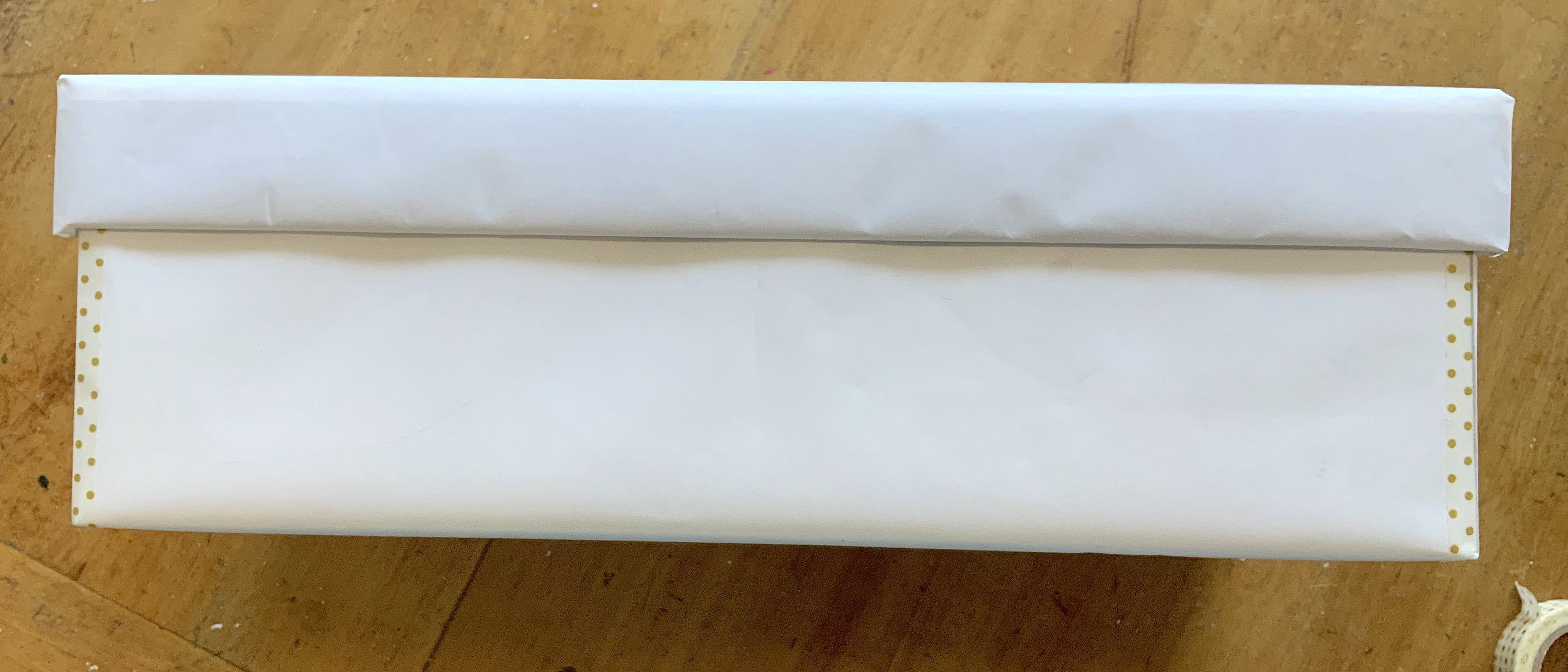 Côté boîte fermée 