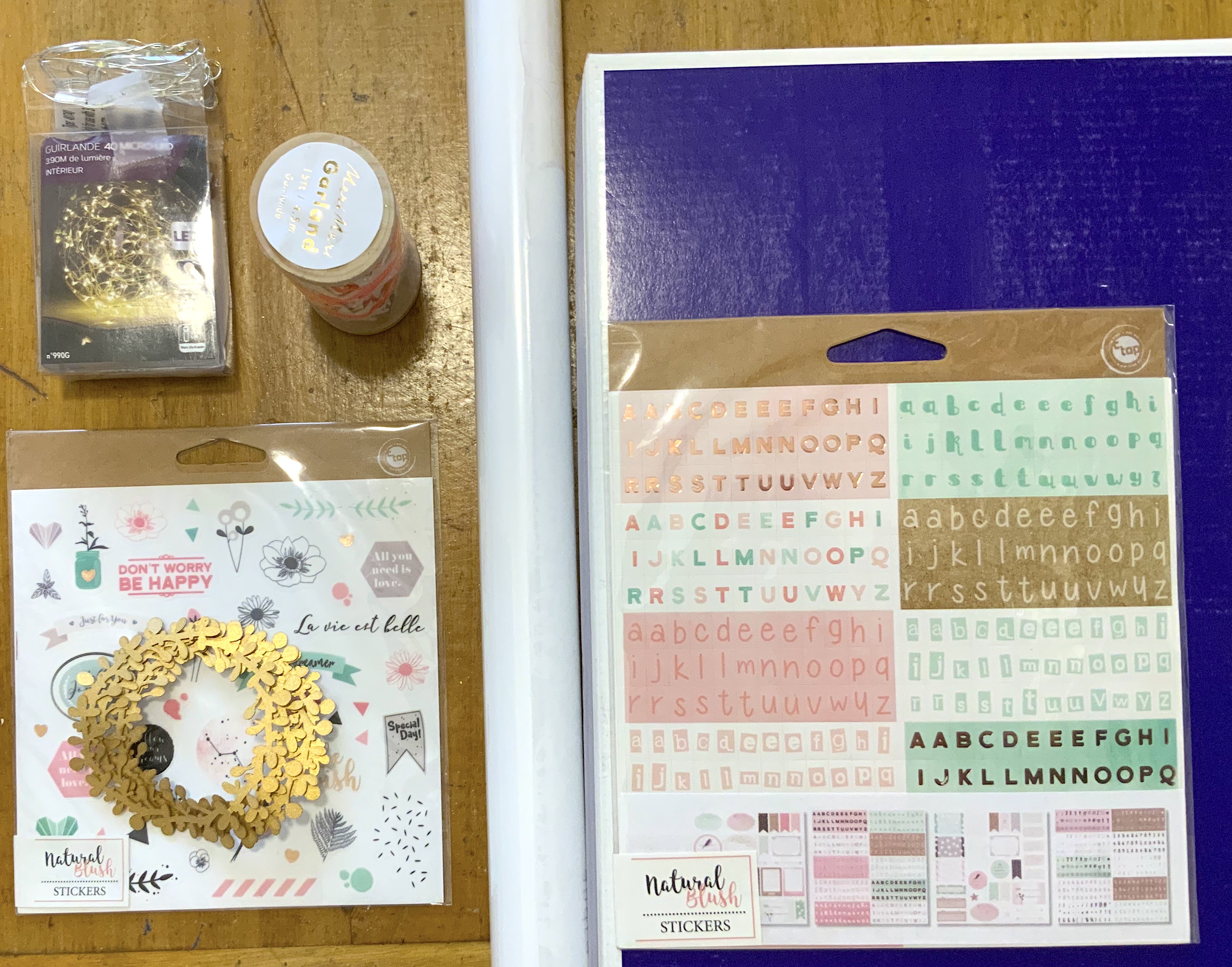 Fournitures boîte tirelire 