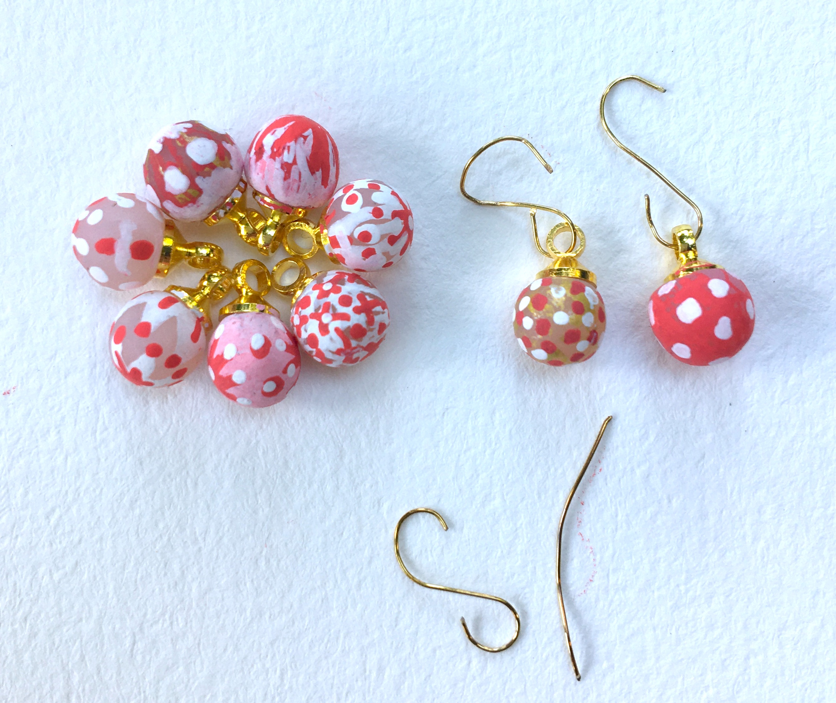 Boules prêtes à l'accrochage