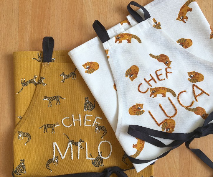 Tabliers brodés terminés