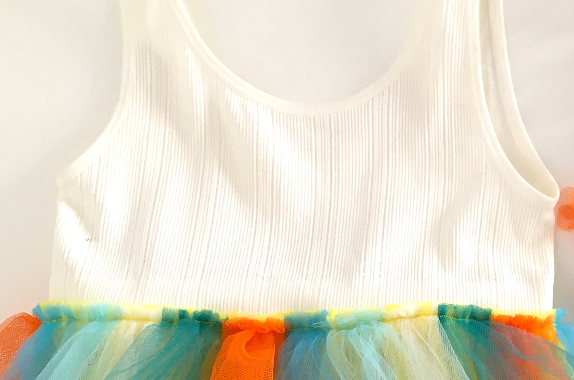 Bandes de tulle fixées