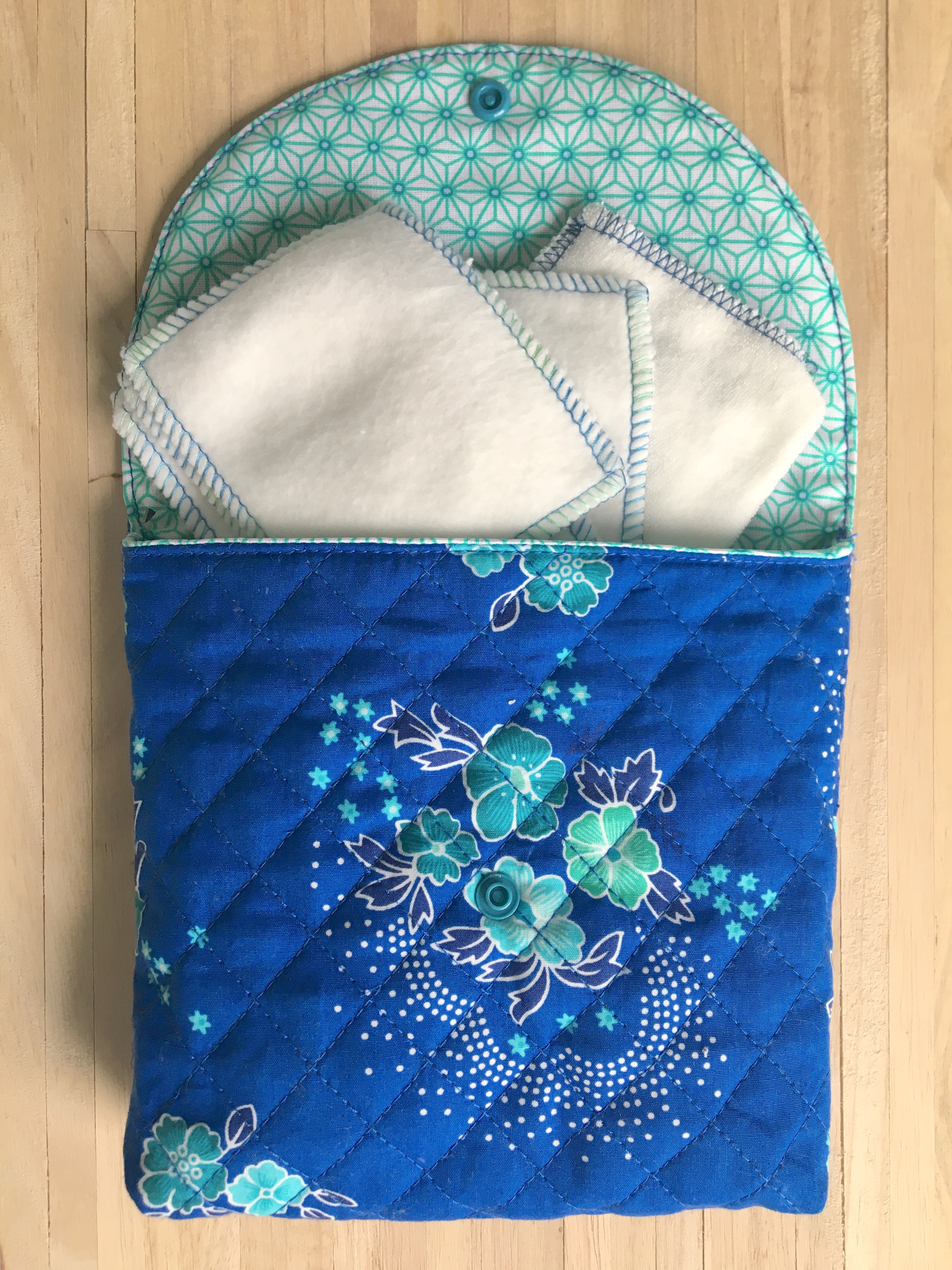 Pochette garnie de lingettes