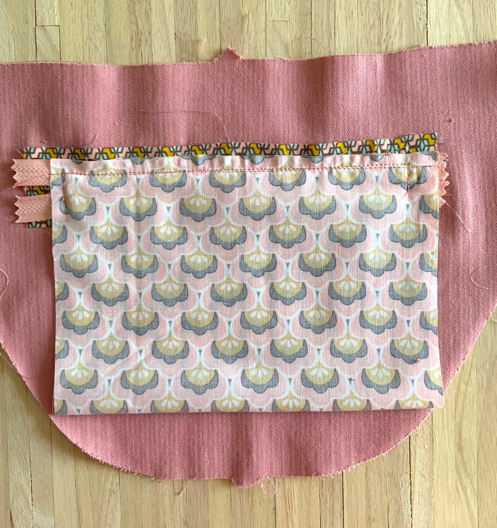 Zip arrière posé, envers