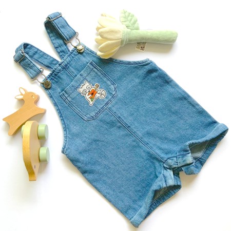 Salopette en jean thermocollant